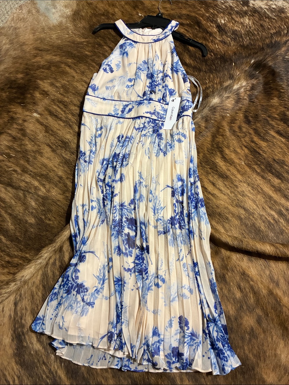 Calvin Klein beautiful dress in size 6 NWT